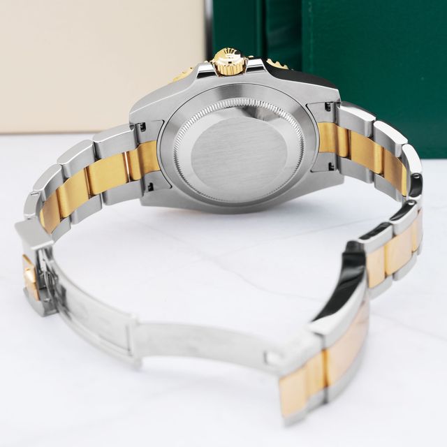 Rolex Submariner 116613 LN Image 4